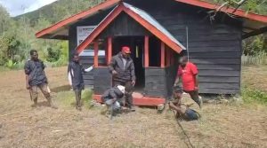 Pemda dan Satgas Operasi Damai Cartenz Klarifikasi Isu Bom di Gereja Intan Jaya : Dipastikan Hanya Komponen Lonceng Gereja.