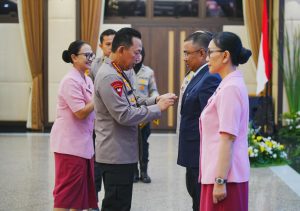 Terima Sertifikat IBDP SMA KTB, Kapolri : Cetak Generasi Muda untuk Wujudkan Indonesia Emas 2045