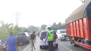 Polisi dan Warga Berhasil Hentikan Truk Rem Blong, Cegah Korban Jiwa di Tulang Bawang